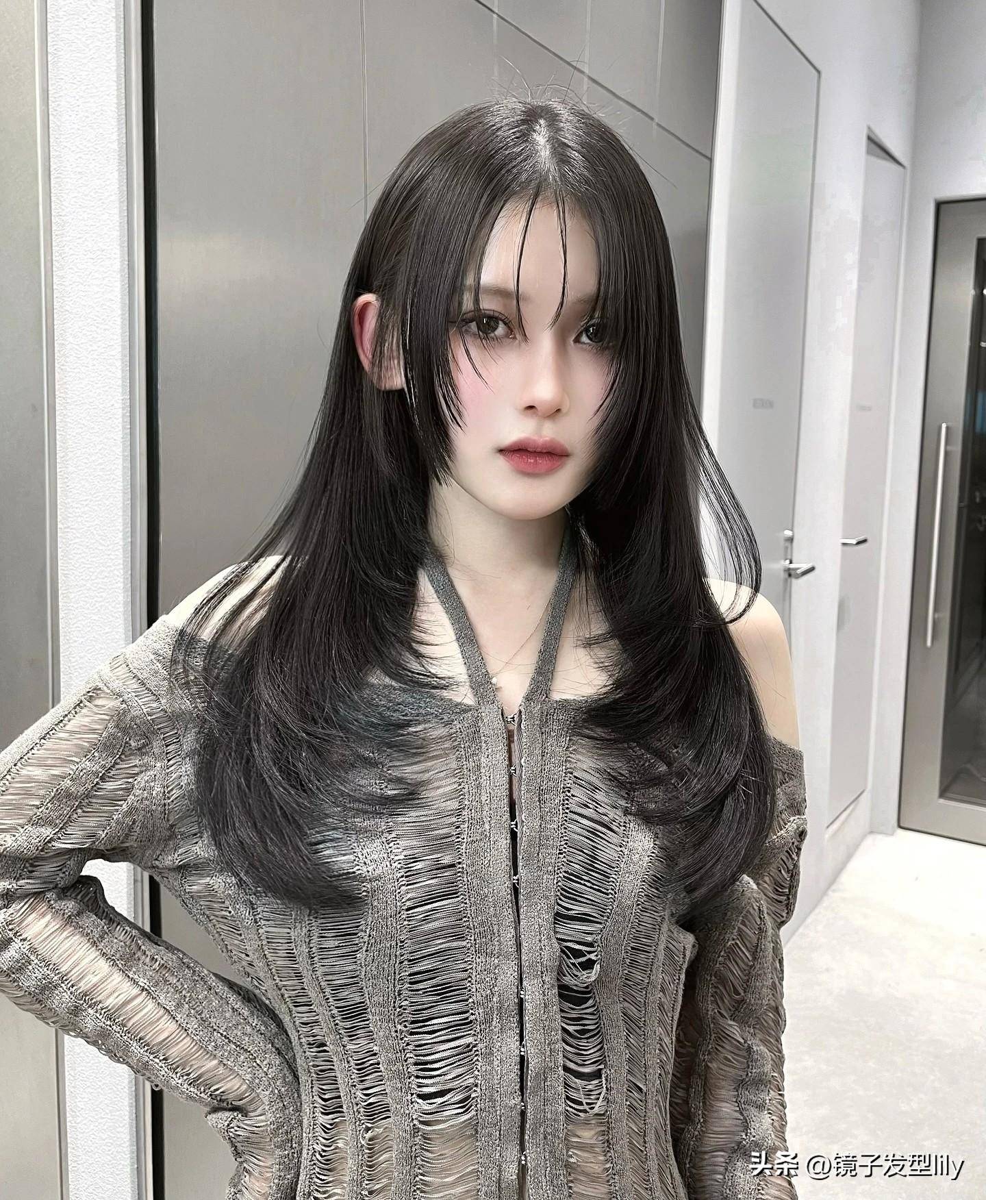 最火女士长发边沿层次与修饰脸型的完美结合绽放高级美