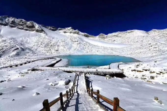 嵊州冰川火山谷风景区图片