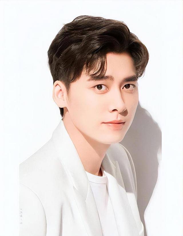 再看李易峰如今的处境,他很可恨,但也很可悲