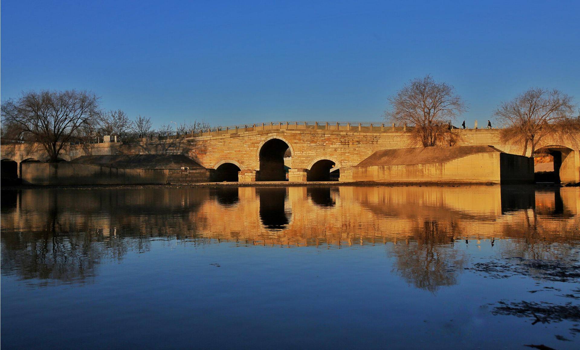 燕京八景及外八景是全市范围的,因其影响大,往时的京郊各区县竞相效仿