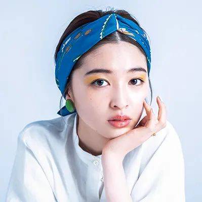 丝巾这样编发力降5度!优雅又清凉