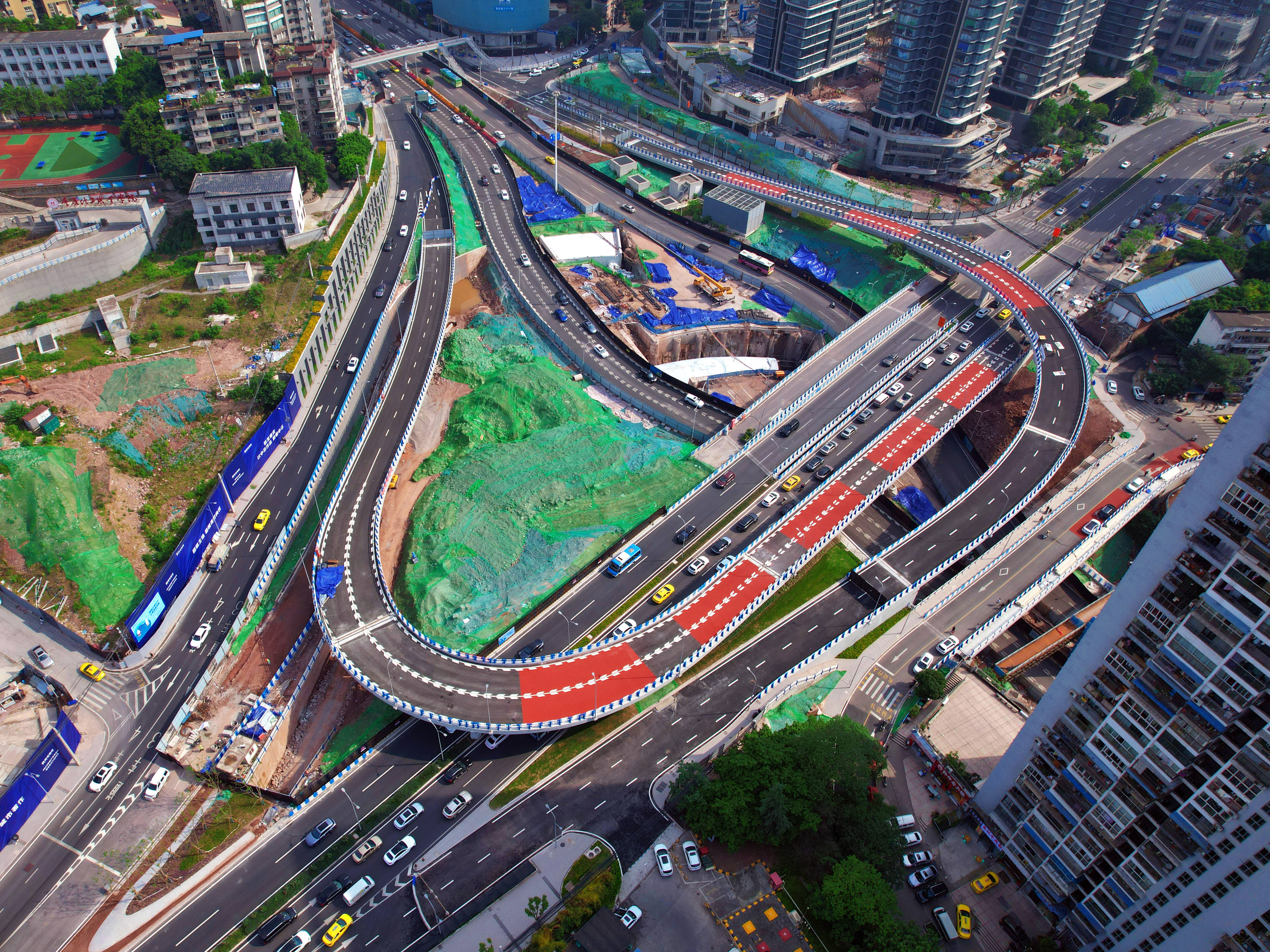 蚂蟥梁立交改造工程即将完工!游客"打卡"观音桥商圈更通畅