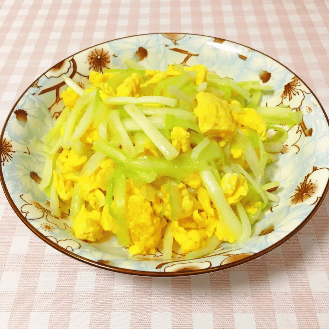 韭黄炒蛋,鱼骨淮山瘦肉汤紫米饭,沙葛烩鸭片午餐11:30~12:00坚果过敏