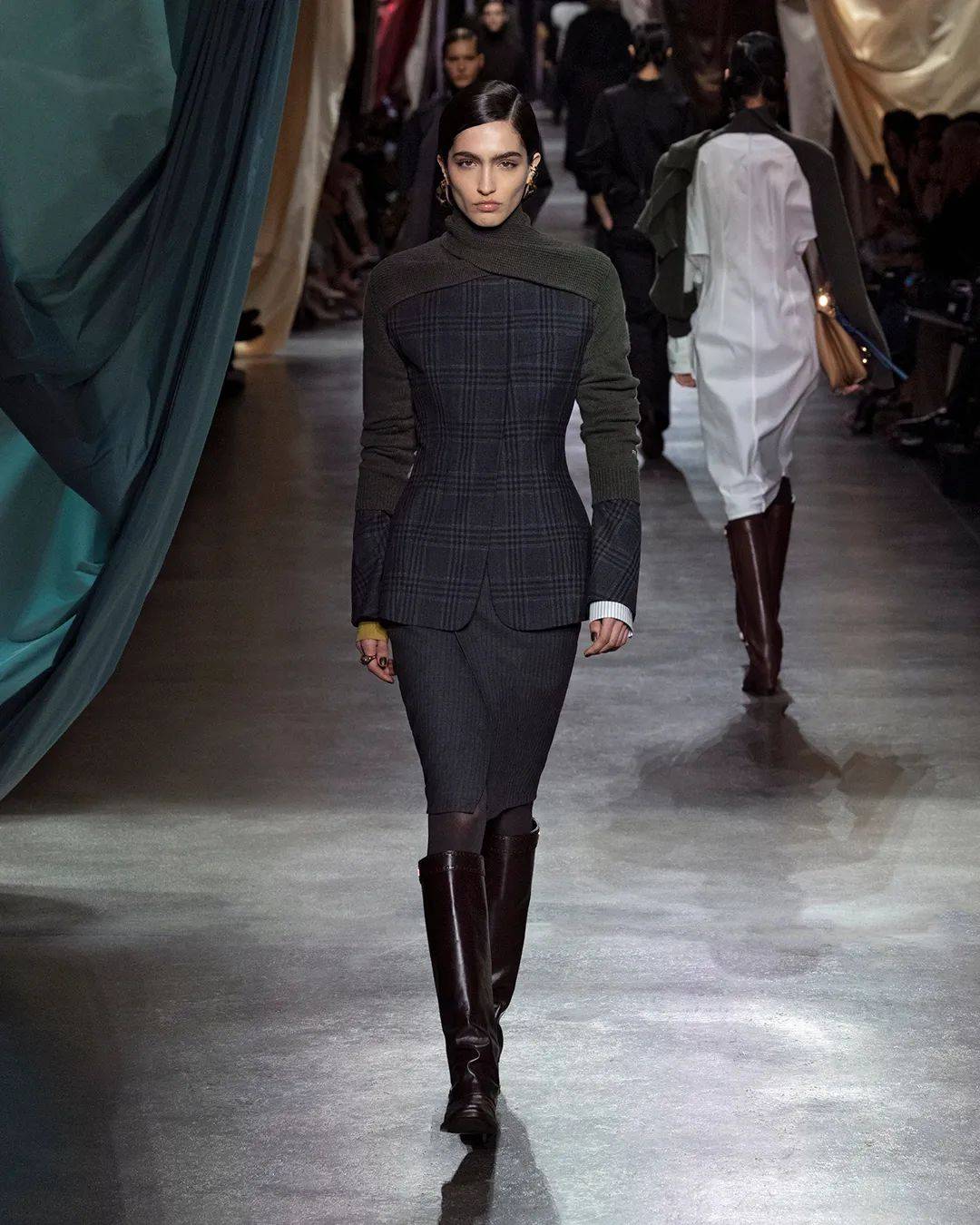 fendi 2024秋冬成衣系列发布秀