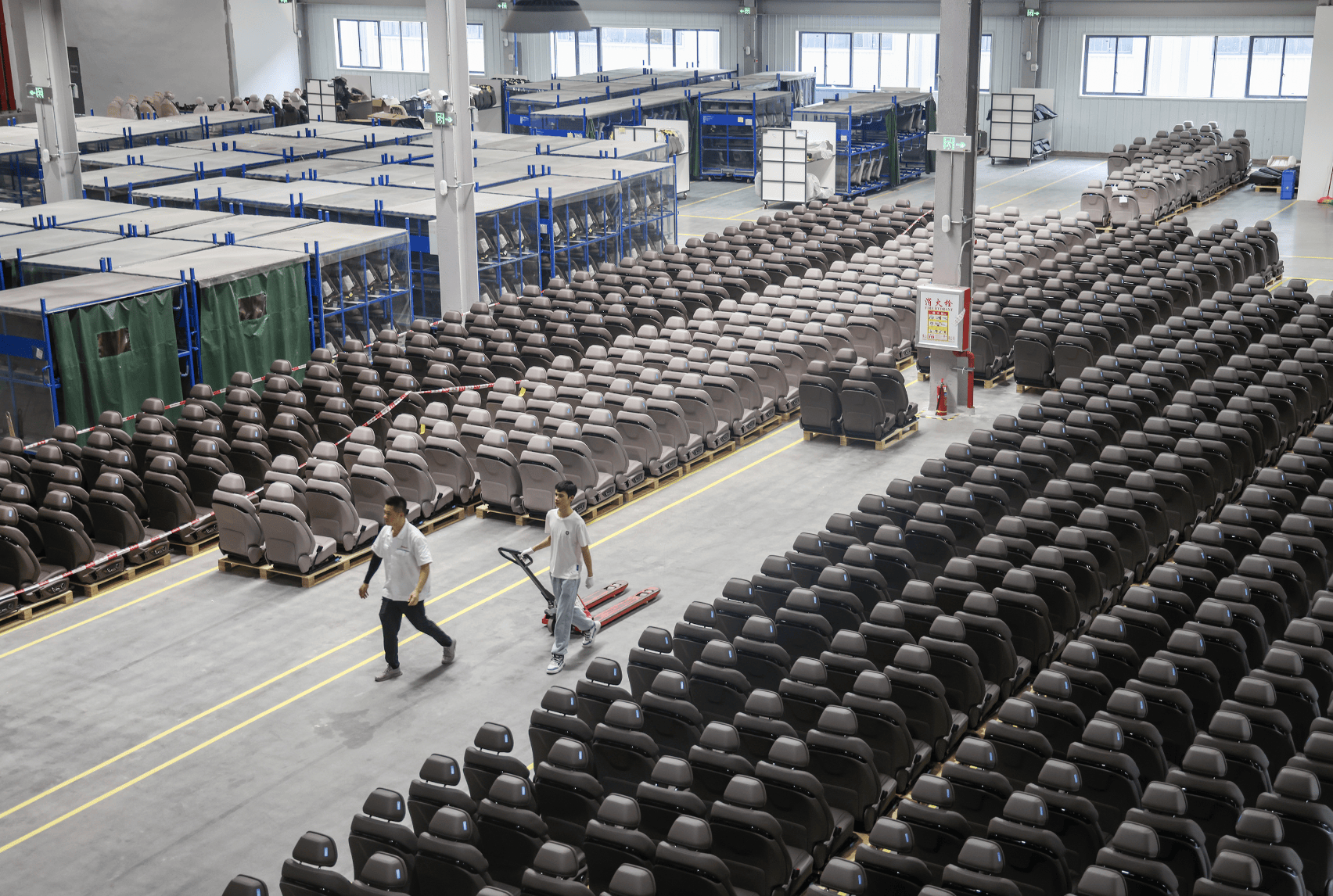 比亚迪高档座椅是这样生产的