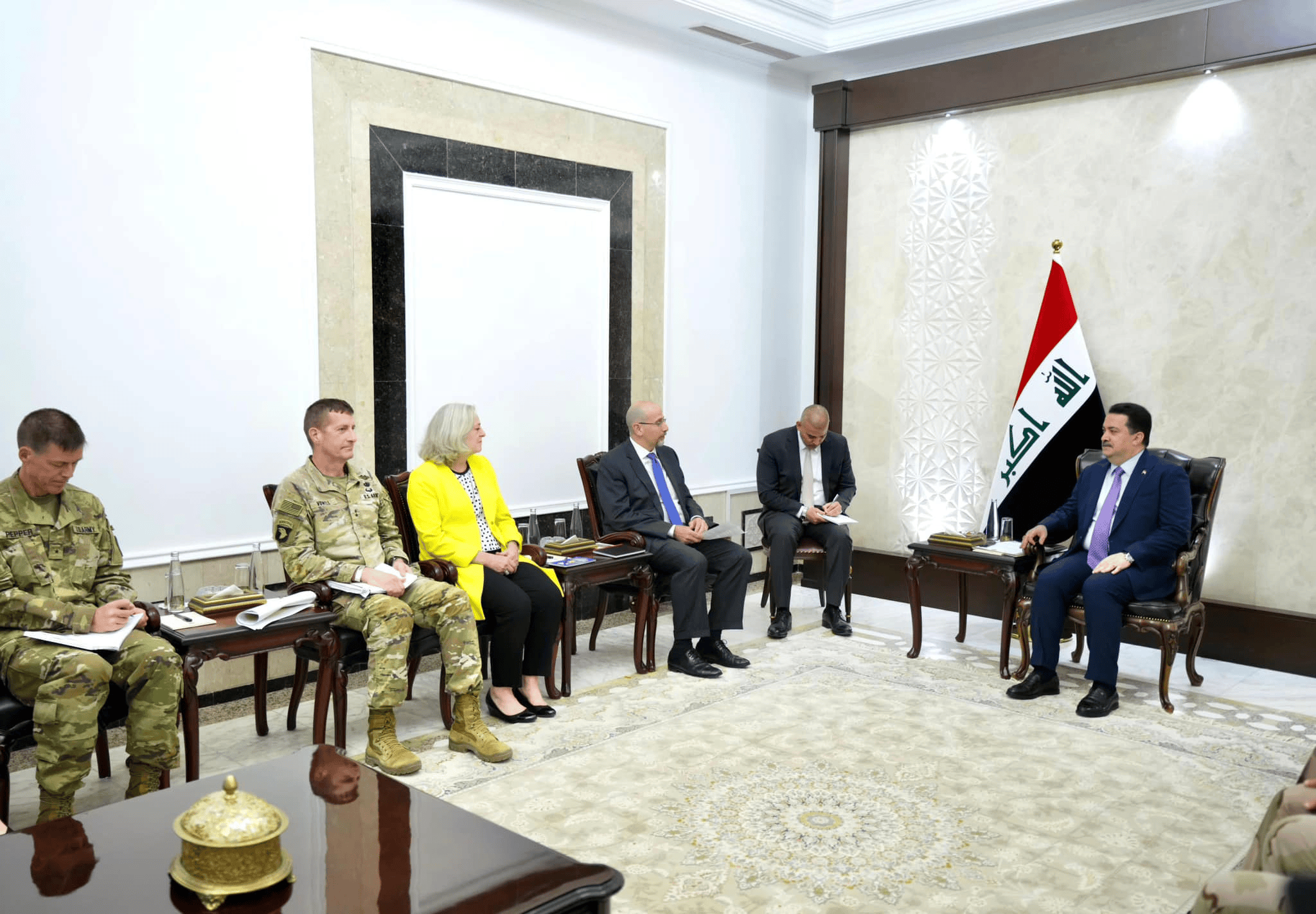 讨论结束国际联盟在伊任务 伊拉克总理会见美国防部代表团