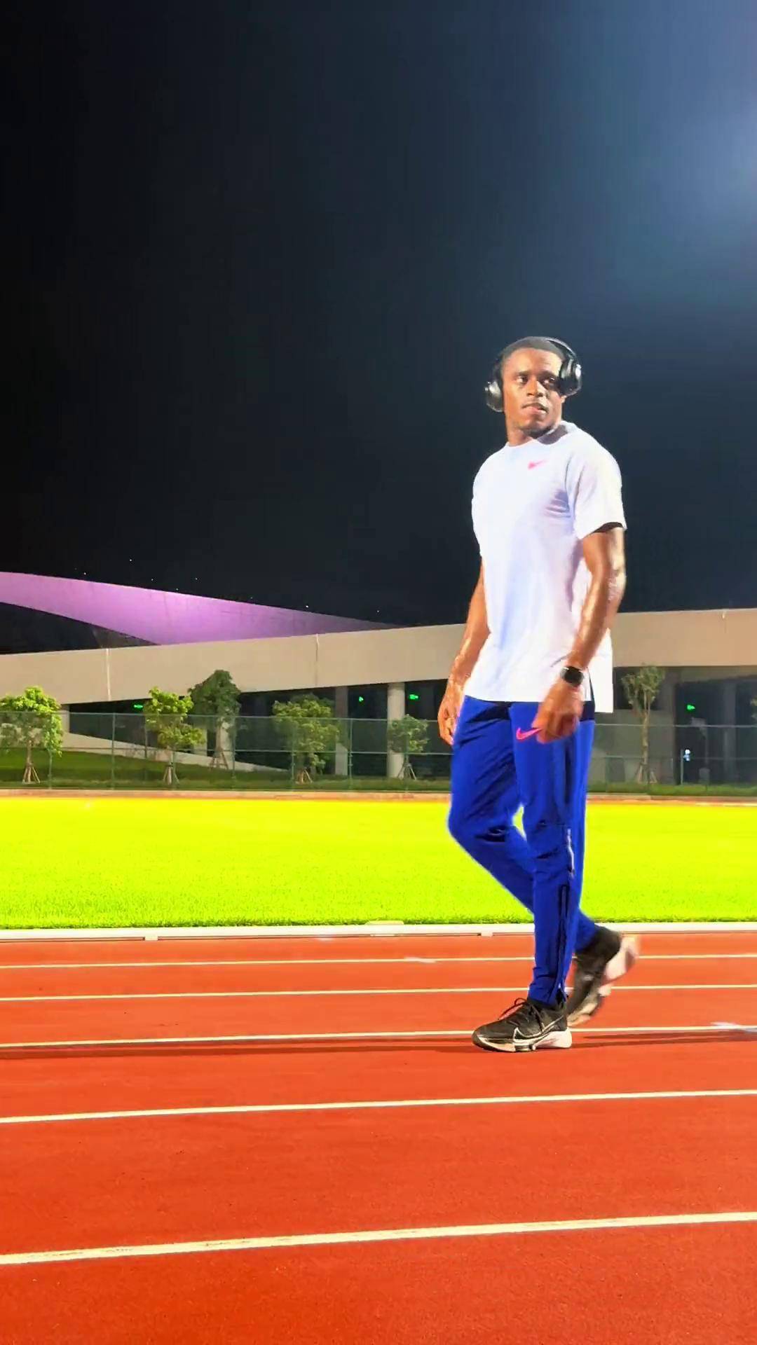 最为崇拜的偶像科尔曼 60米世界记录,人很好热情签名都是很认真!9.