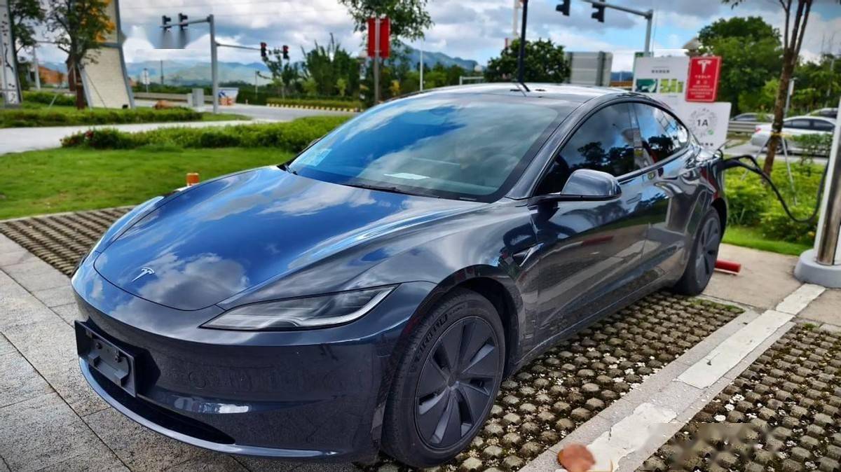 特斯拉保费一年两万,保险比豪华车都贵