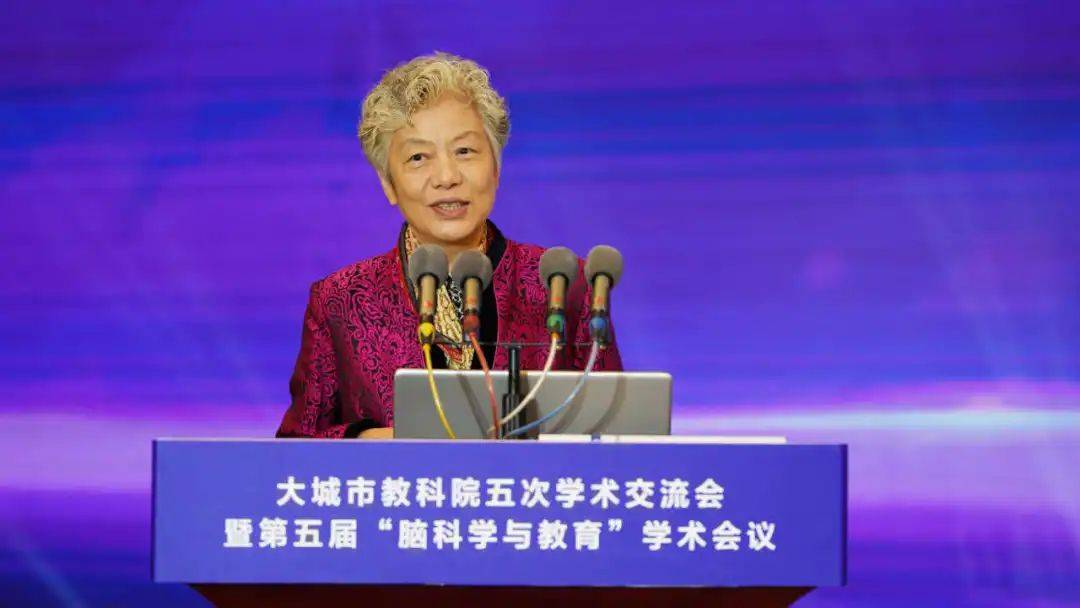 李玫瑾:抚慰孩子的青春之痛,教育怎么做?