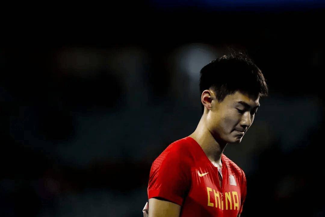 百米跑道上,一个「倒霉蛋」的故事_梁劲生_苏炳添_比赛