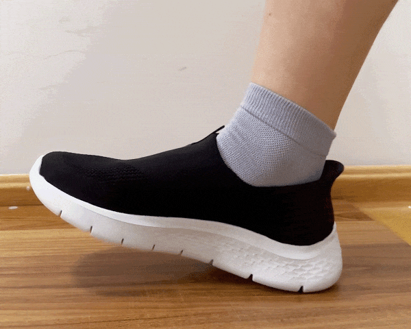 1秒踏入"松弛感"的"一脚蹬"闪穿鞋来了,软弹缓震,久穿不累脚