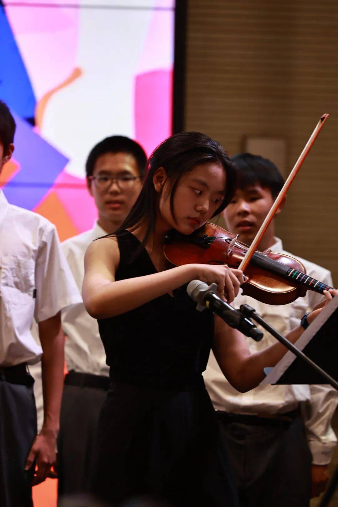 北京中学举办"唱响北中"班级合唱展演活动