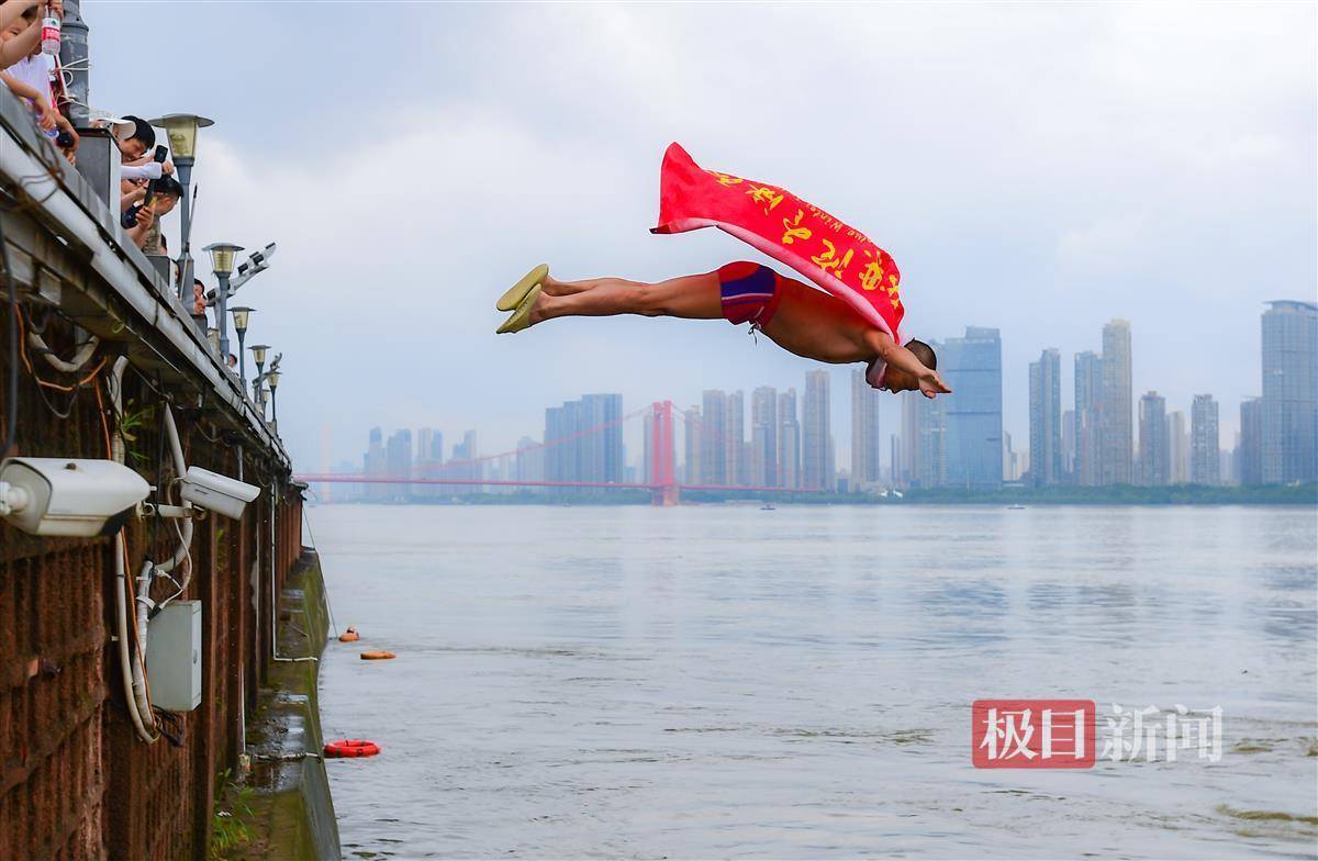 湖北浩沙跳水队图片