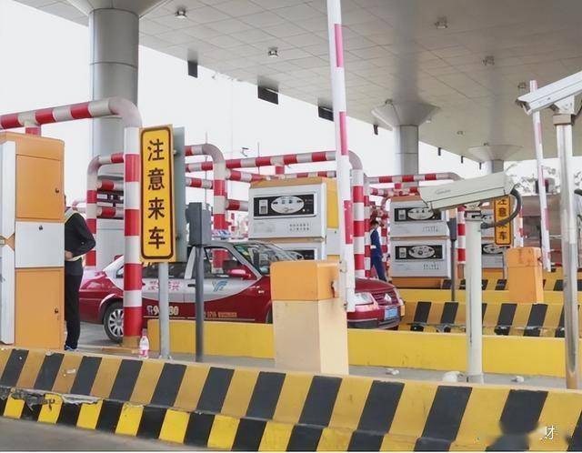 京港澳高速56座桥梁已全拆,网友:为啥炸了重建