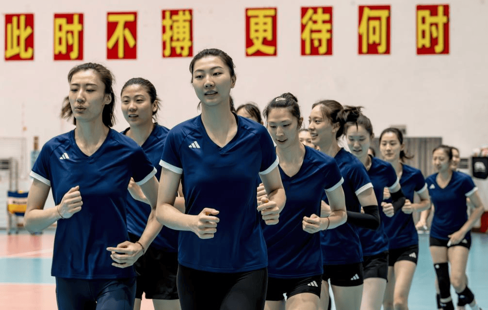 中国女排出征巴黎时间确定 漳州训练公布 朱婷状态佳 蔡斌谈奥运首要