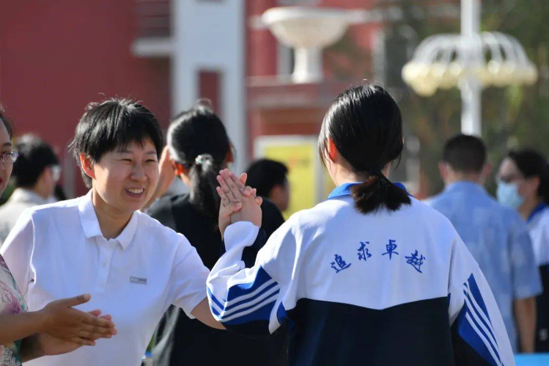 鄂尔多斯市第一中学东胜校区新高一教师风采
