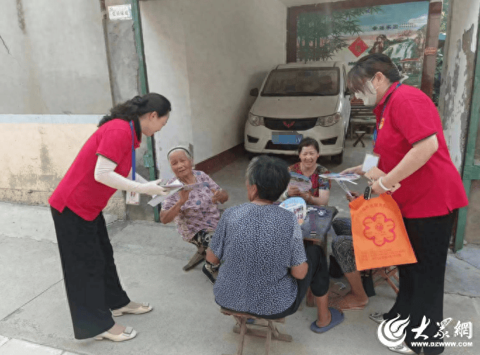 济宁市任城区长沟镇路庄村开展"美德信用 防溺水"志愿宣传活动