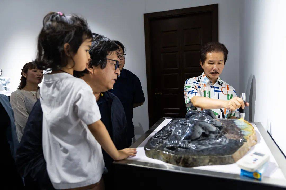 江苏省美术馆馆长徐惠泉到访