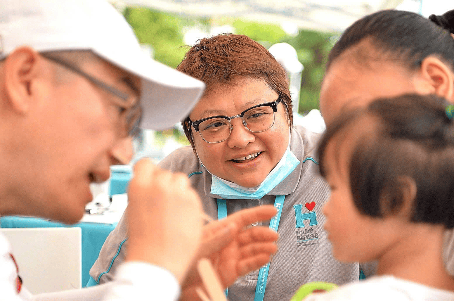 韩红曾自爆大学时是"校花",看了她18岁的照片,我被惊艳了