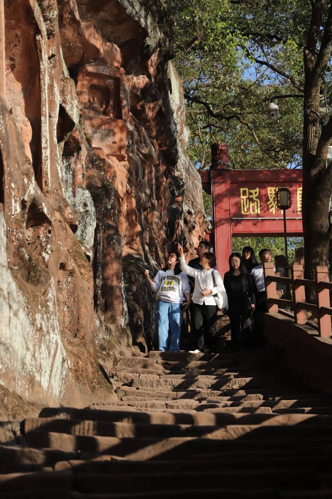 东风堰—千佛岩景区,坐拥世界灌溉工程遗产东风堰和全国重点文物保护