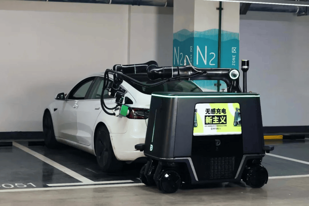 移动充电机器人:电动汽车充换电领域下一个风口?