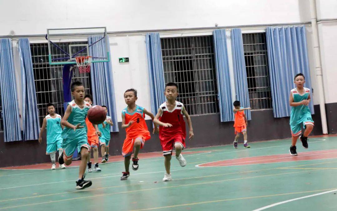 县青少年学生校外活动中心合理使用学校现有配套资源,在县民族小学