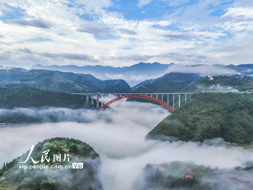 重庆巫山:小三峡云雾缭绕美如画