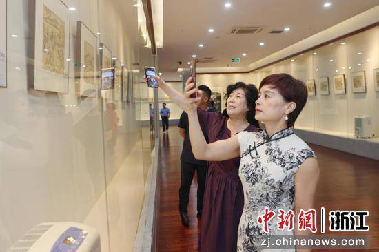 方钢军书画艺术展亮相在浙江湖州南浔举办