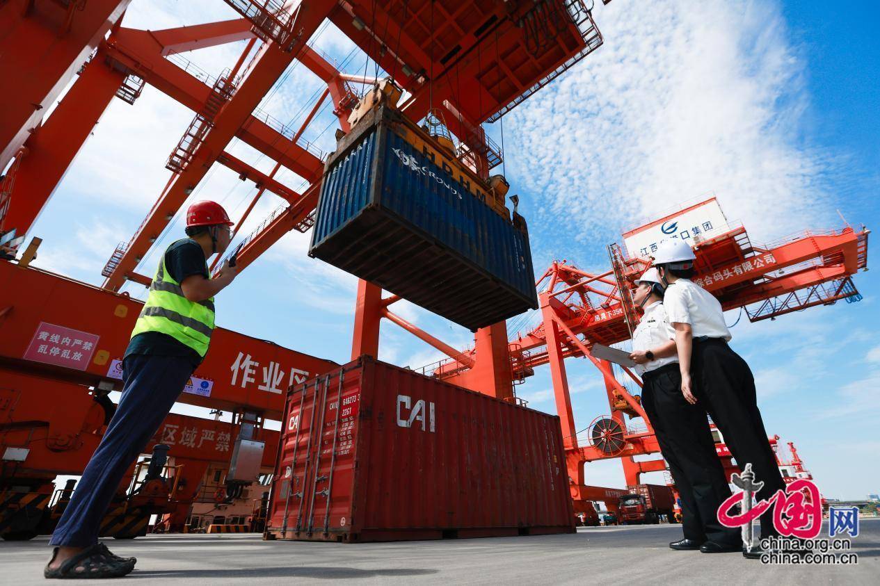 高质量发展看海关│智慧海关建设让进出口货物"加速跑"