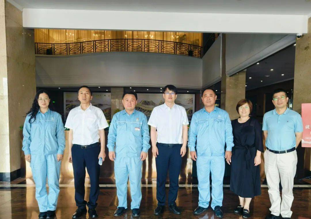 炎炎夏日师长情 访企拓岗暑中行——副校长杨占旭