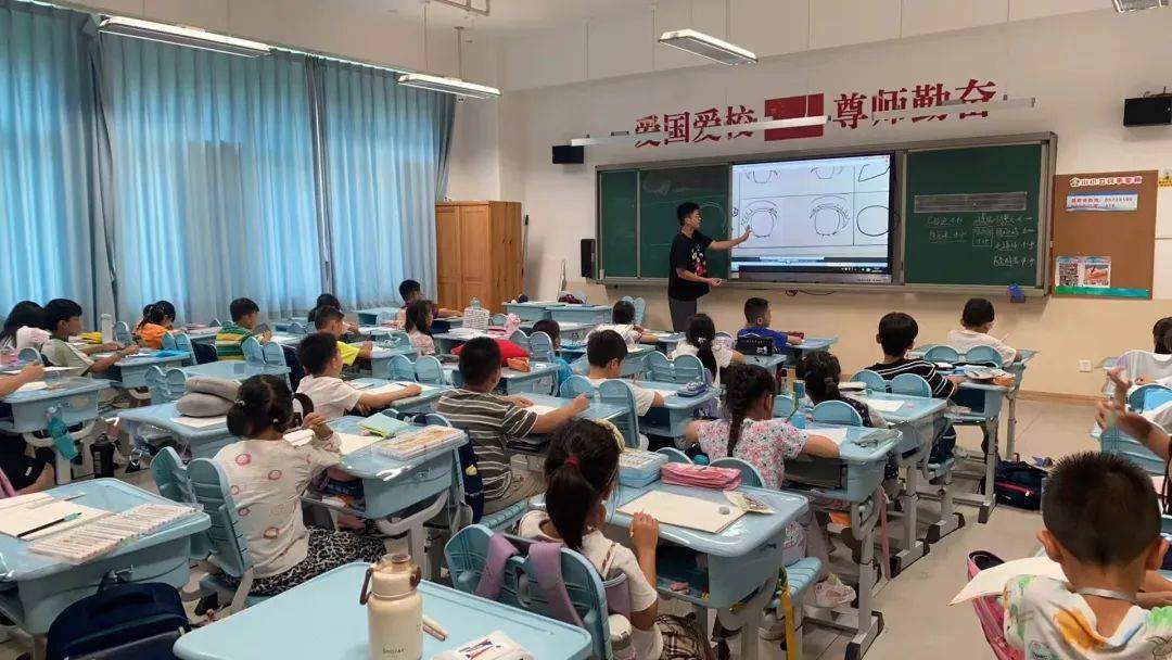 青岛南京路小学青岛澳门路小学青岛金门路小学普惠暑期托管以看护为主