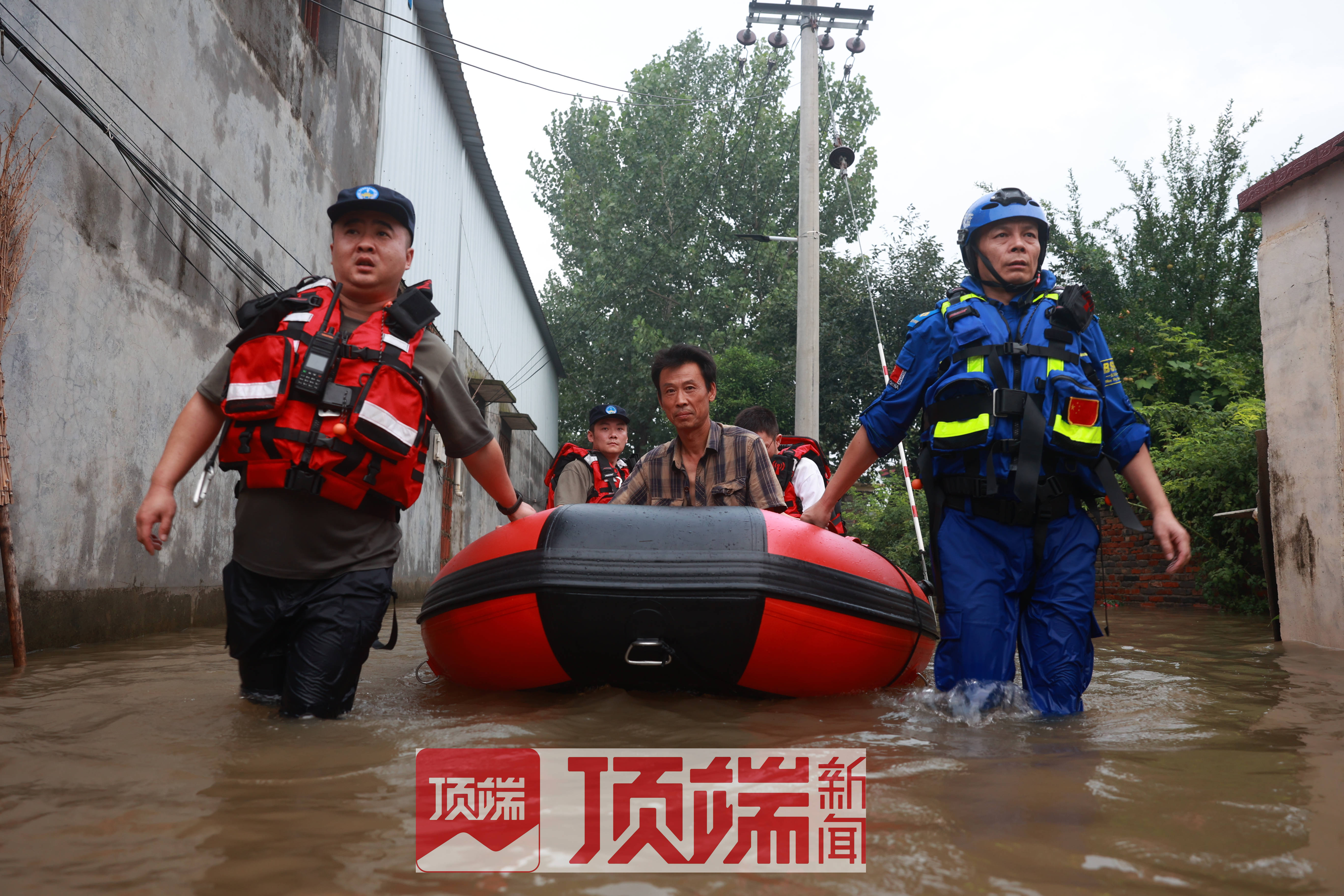 7月14日以来,南阳市遭遇极端暴雨,部分地区遭遇特大暴雨,局部发生洪涝