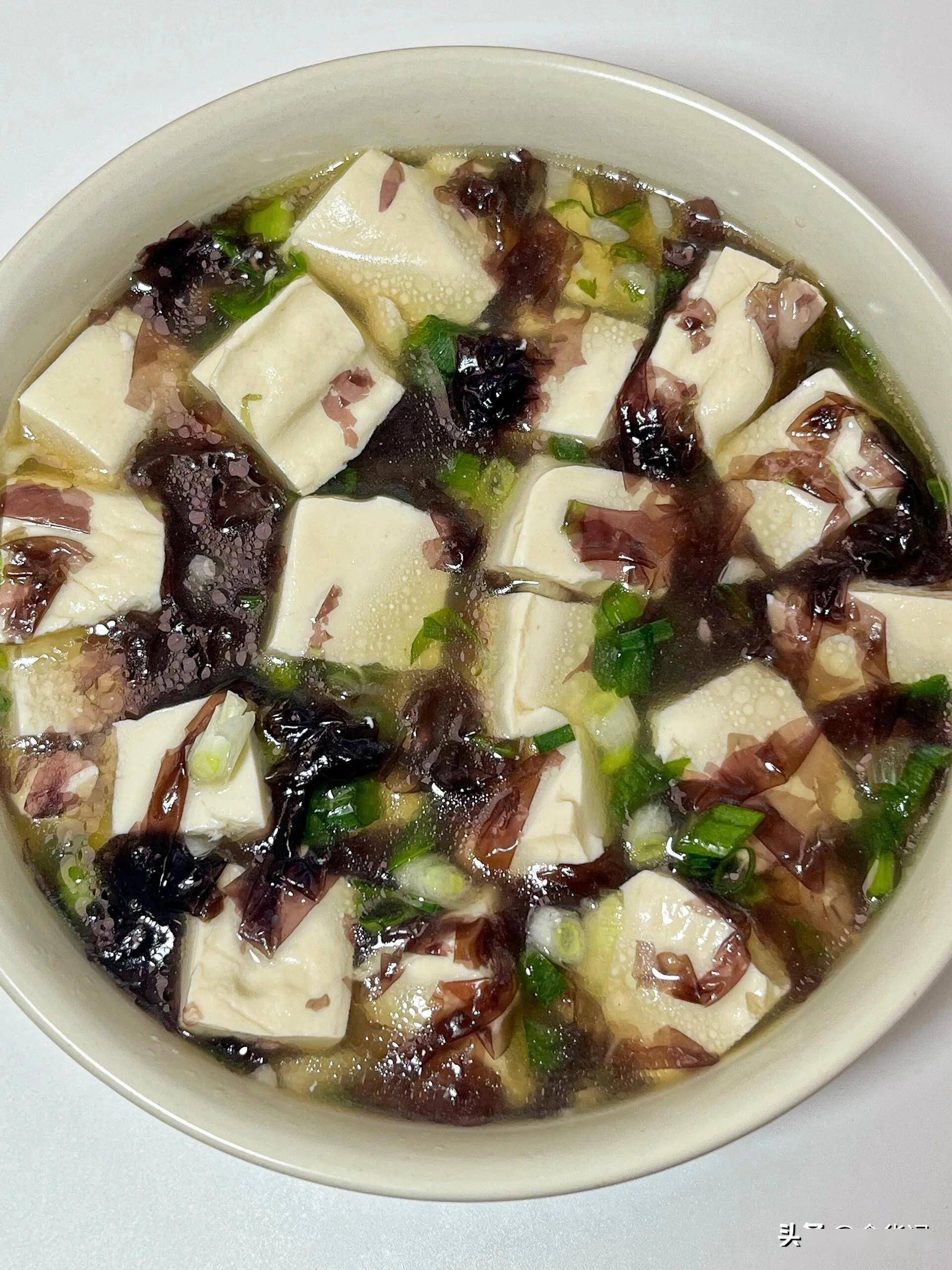 四,豆腐紫菜汤三,香辣鸡肉二,生姜鸭子肉