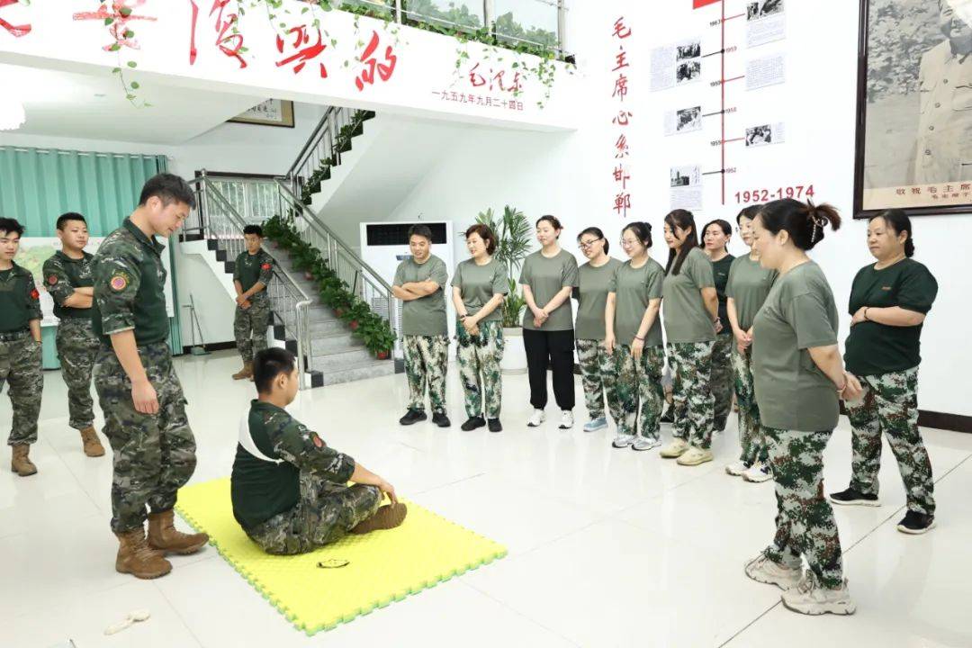 红色_教育_八一小学