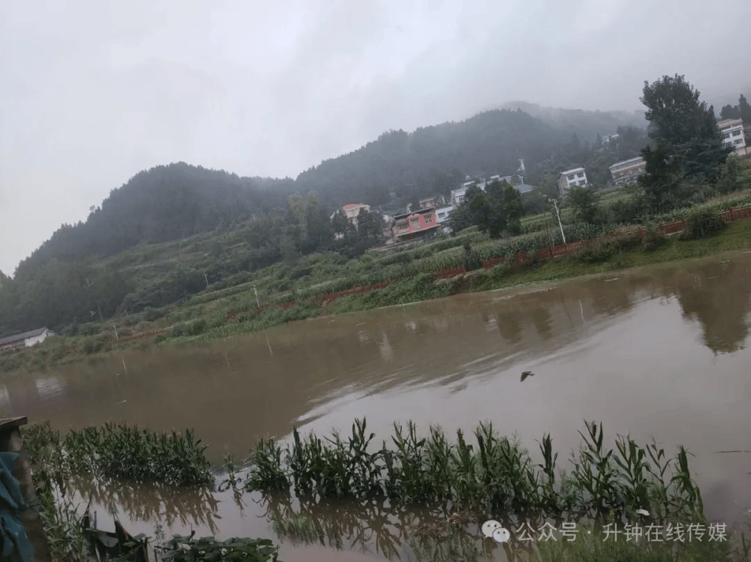 多图现场!2024年南部升钟水库开闸泄洪