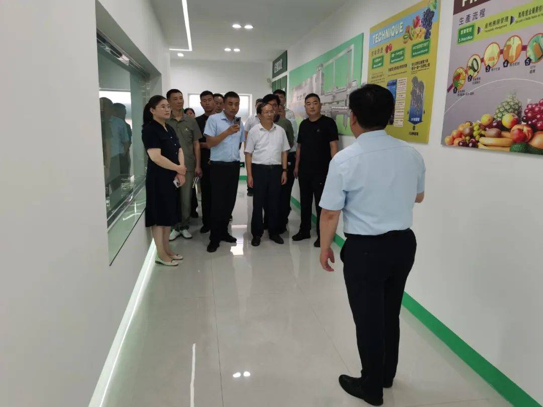 郭爱军表示,民营经济对农村发展具有重要的战略意义和深远影响.