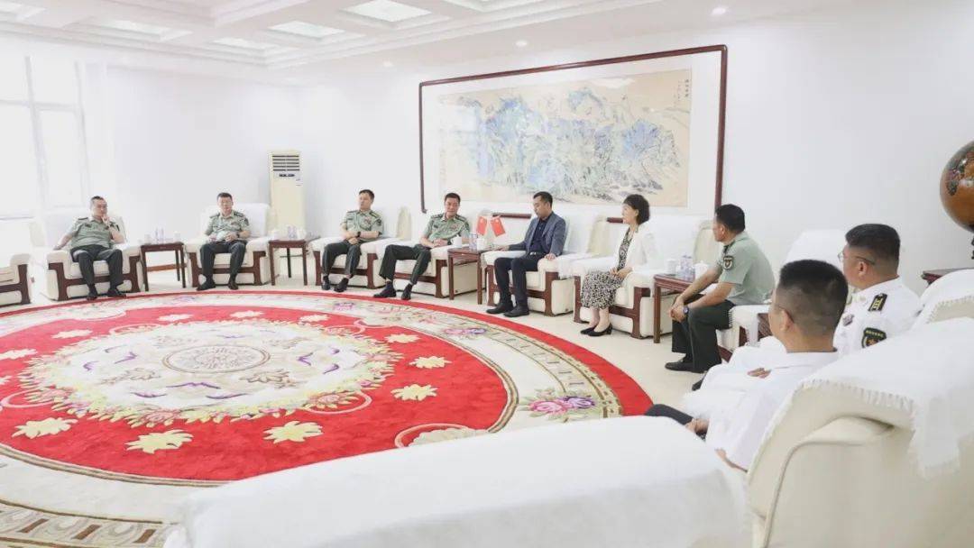 孟鑫率队走进驻军,武警部队 开展"八一"走访慰问活动
