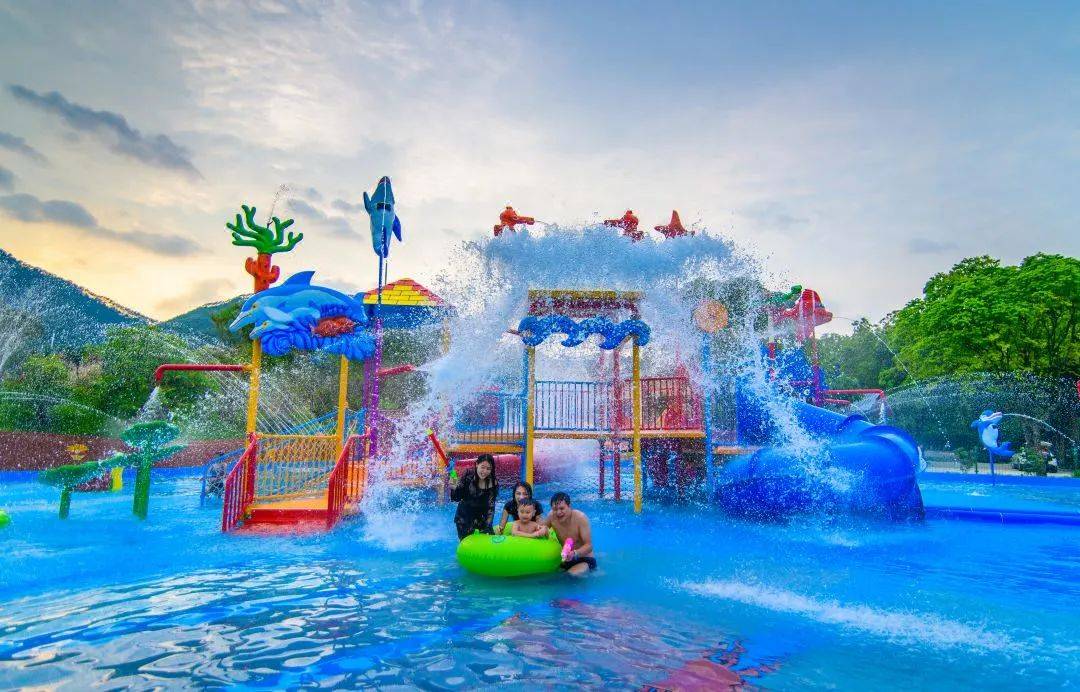 刺激造浪池,儿童水寨,水上滑梯,住新景泉温泉度假村,含自助早餐
