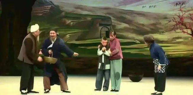 《血泪仇》选段:手拖孙女好悲伤