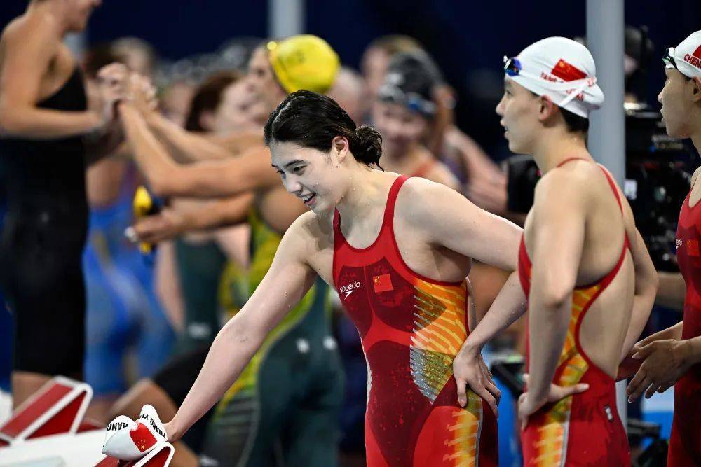 中国队获得女子4x100米自由泳接力季军