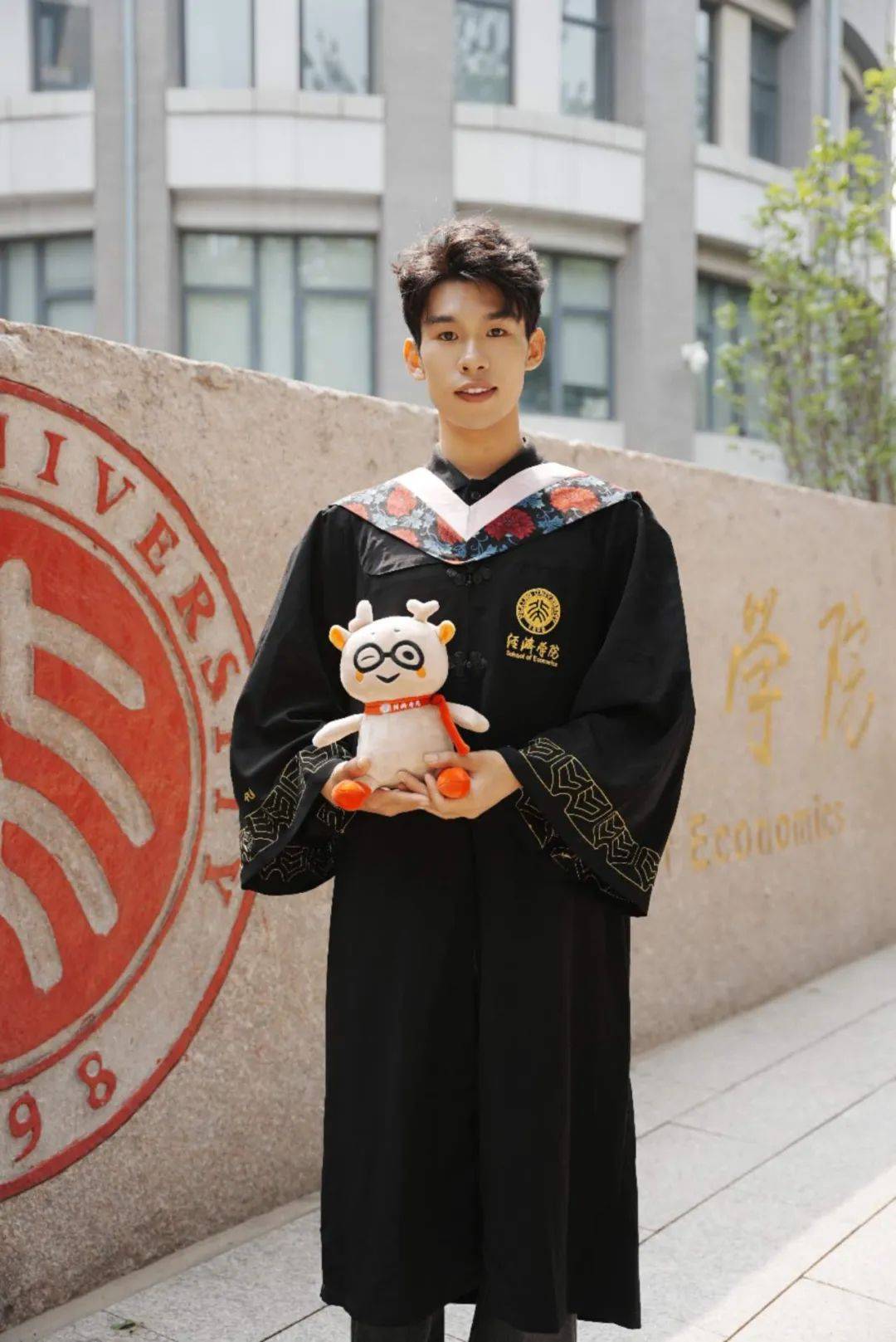 北大经院优秀毕业生风采 | 代维镇:手持热爱,心怀感恩