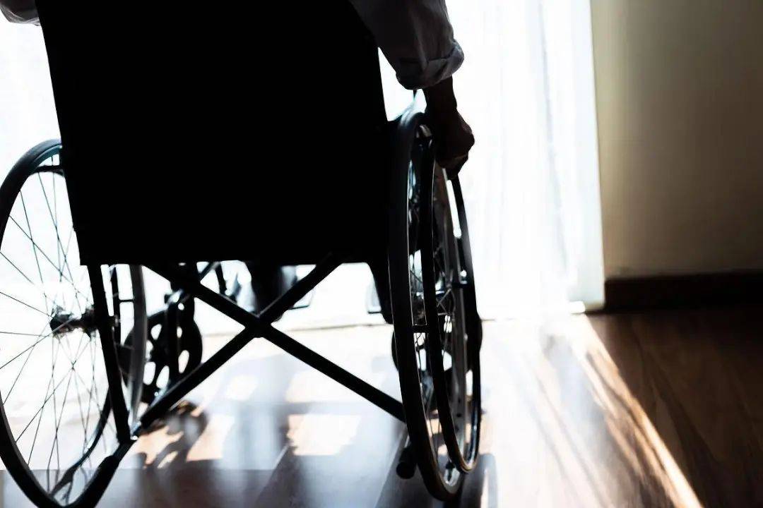 “不要喊我李瘸子了 沈主任他们把我这条腿彻底修好了”_李先生_膝关节_手术