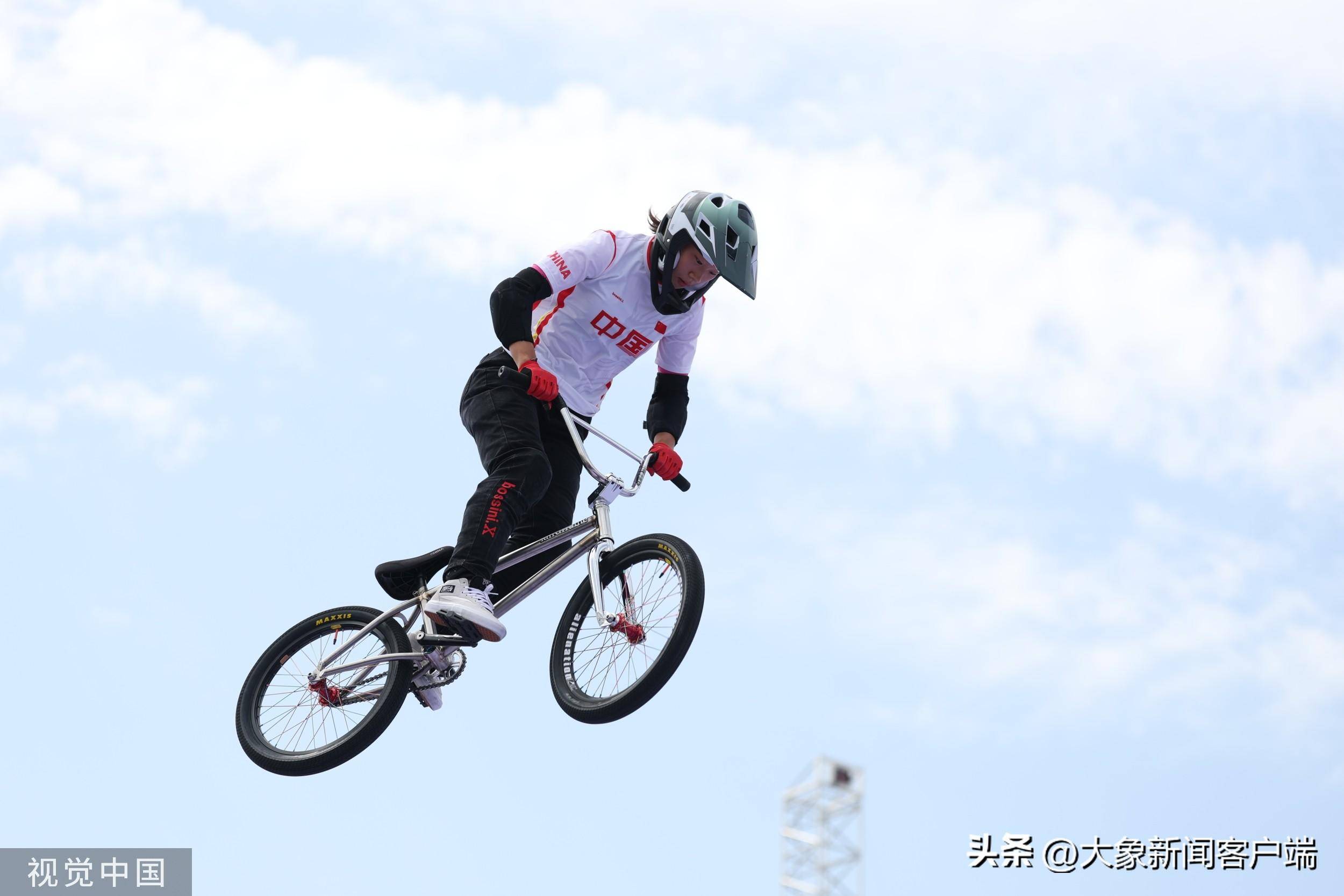 图集| 巴黎奥运会自由式小轮车女子项目:邓雅文夺金_中国_孙佳琪_选手
