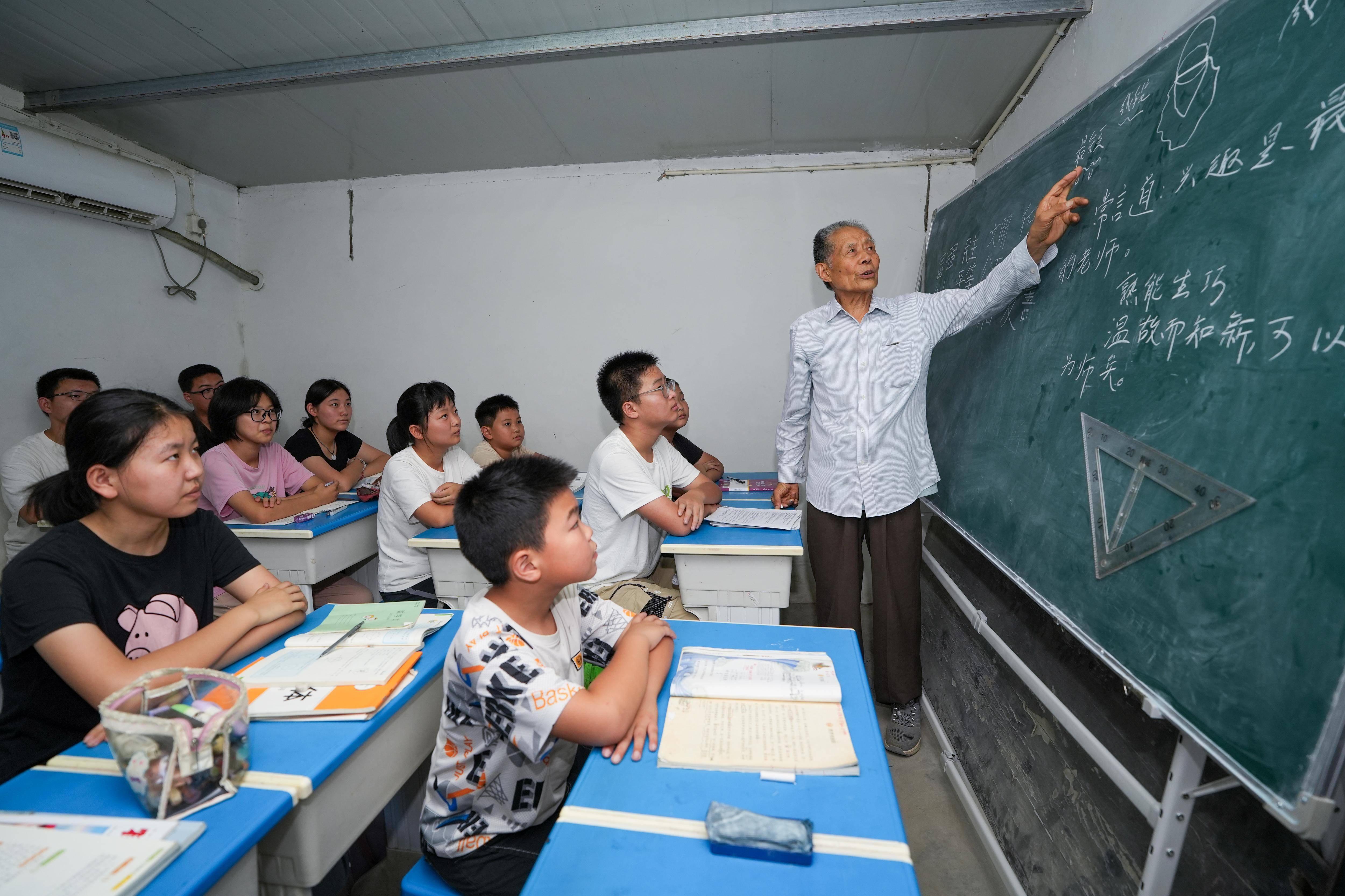 老师讲台图片大全图片