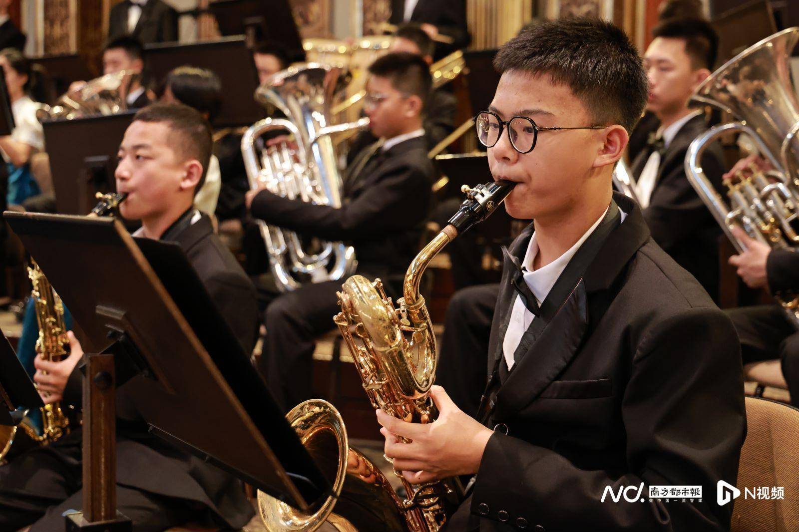 点赞!东莞一学校初中管乐团夺得世界乐团艺术节"金奖"