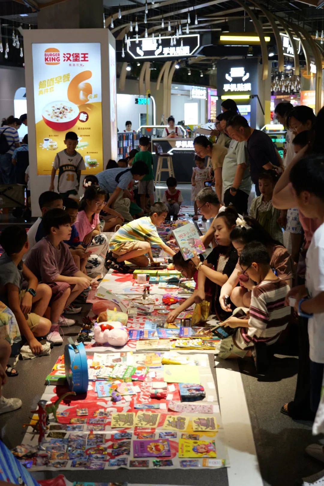 【银杏向善】织梦童行小组开展"儿童友好·小红花公益市集"公益活动