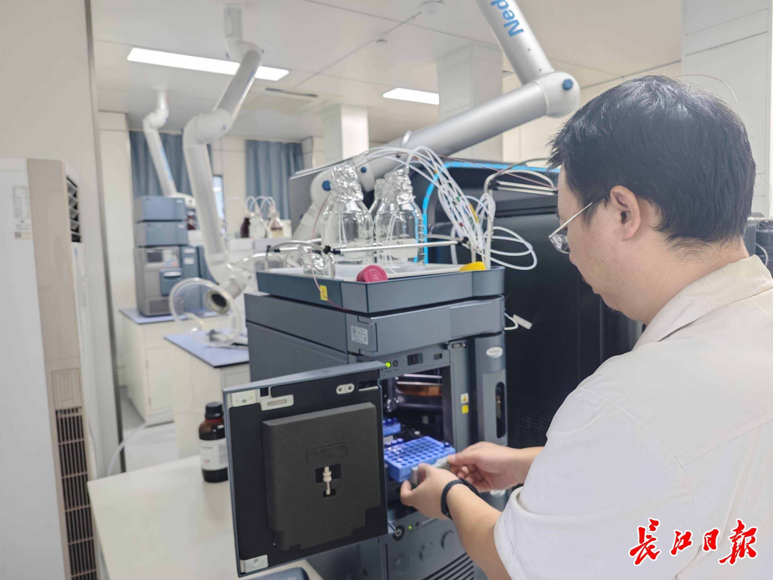 专注识别食品中的未知毒素和污染物,武汉"国字号"实验室守护舌尖上的