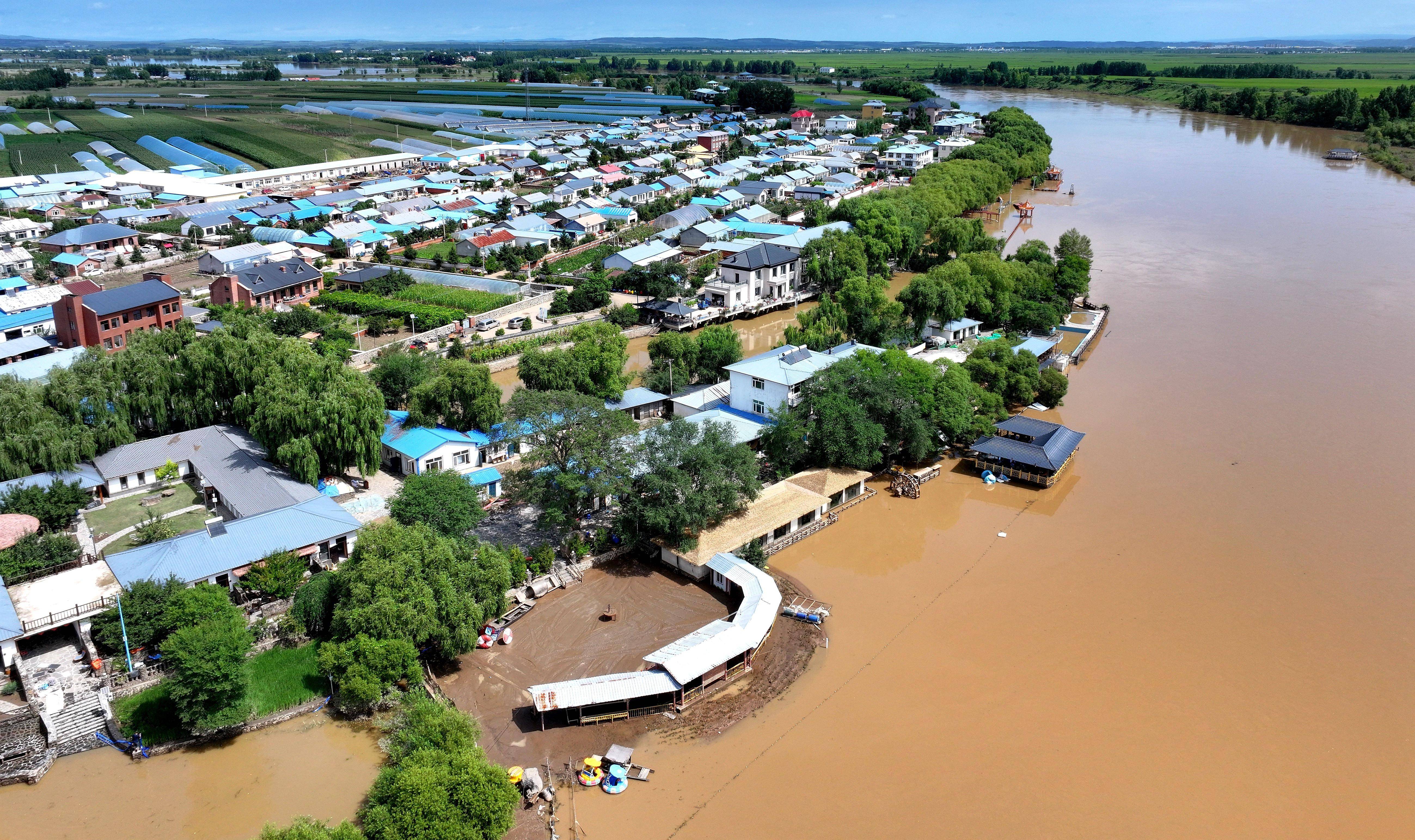 风雨过后见彩虹_朱家村_村民_洪水
