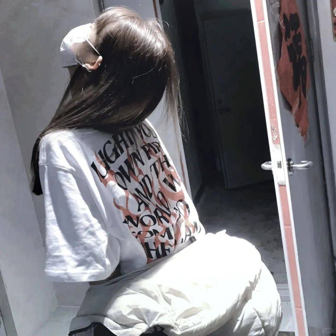 不露脸女生头像