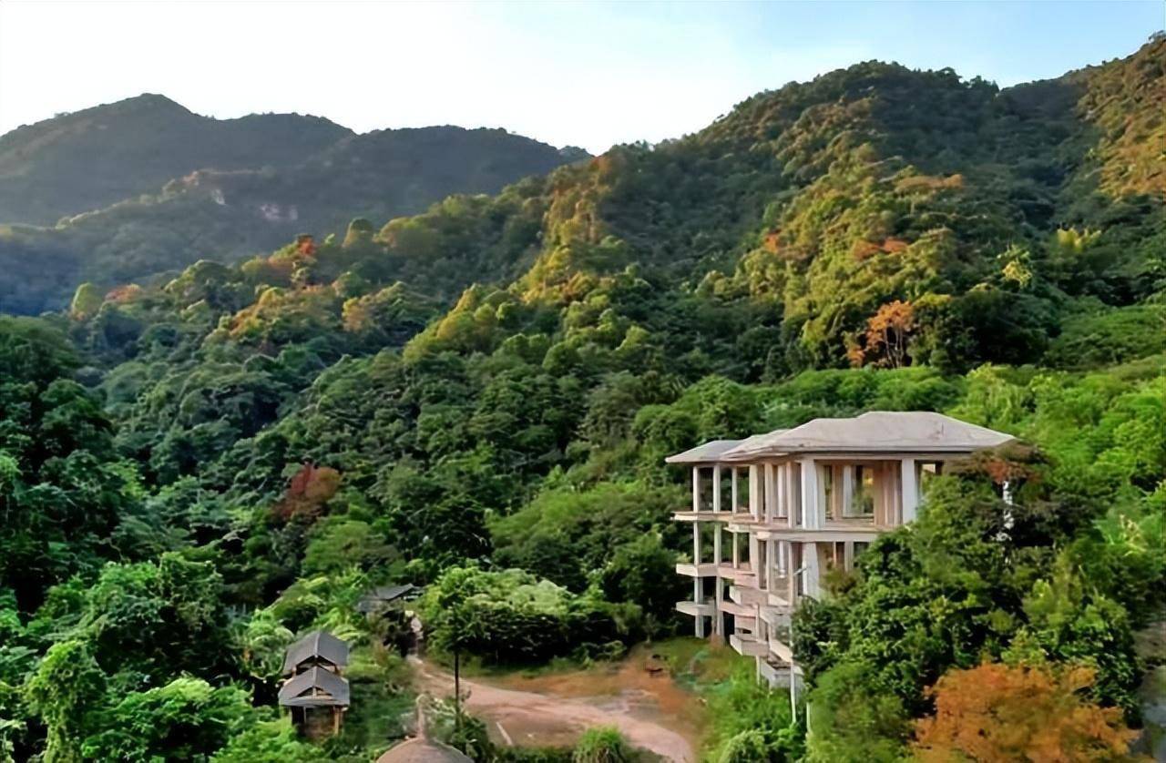 而说到广东知名旅游景点,大家都会想到广州长隆旅游度假区,广州塔